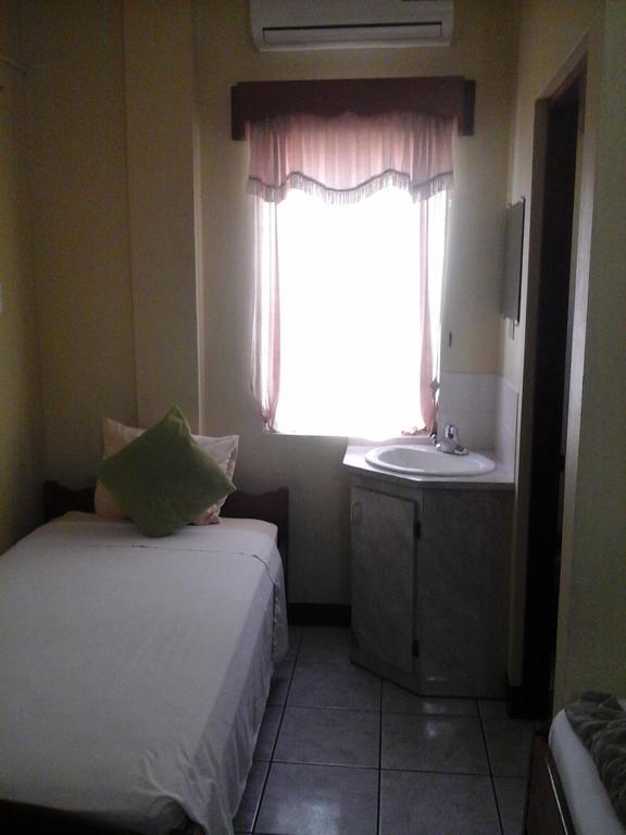 Belcove Hotel & Guesthouse Belize City Exterior photo